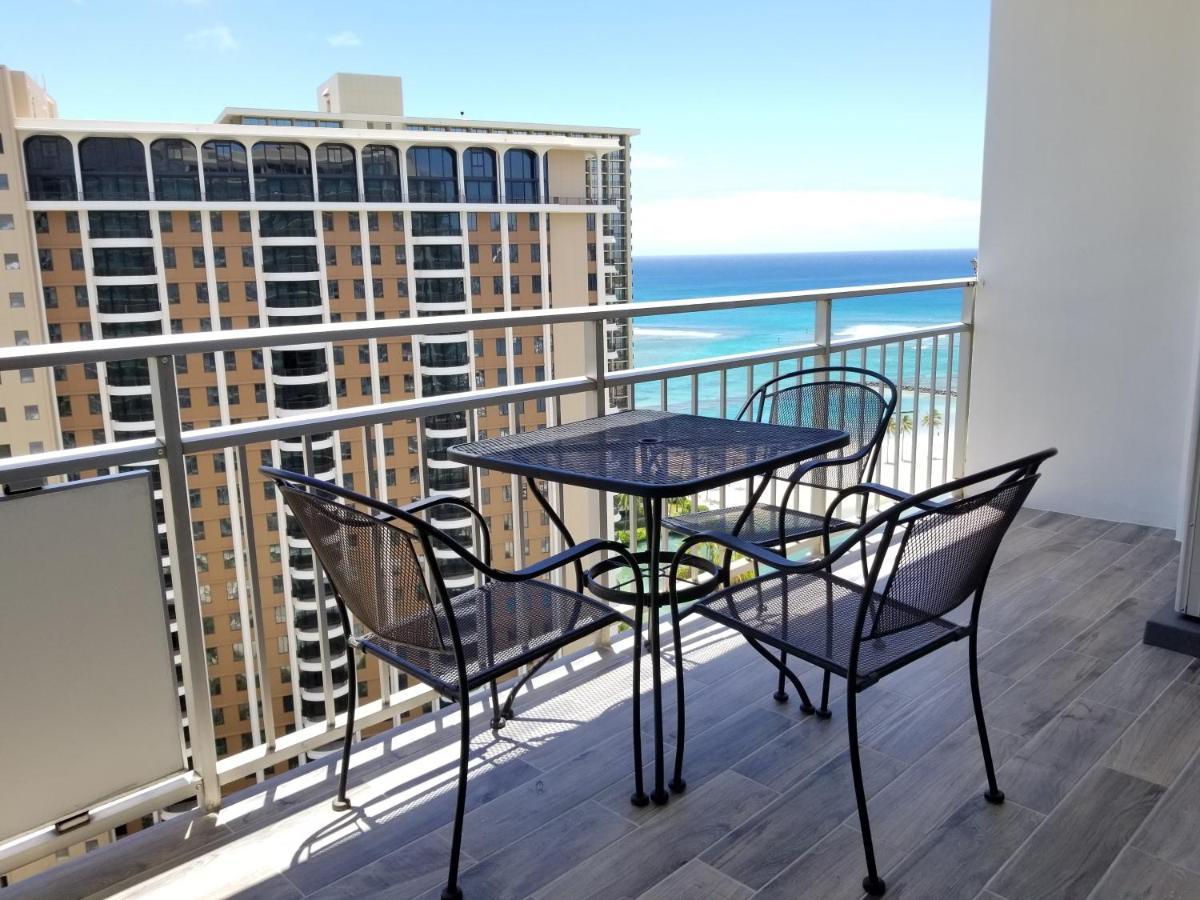 Ilikai Tower One Bedroom Lagoon View Waikiki Condos With Lanai & Free Wifi ホノルル 部屋 写真