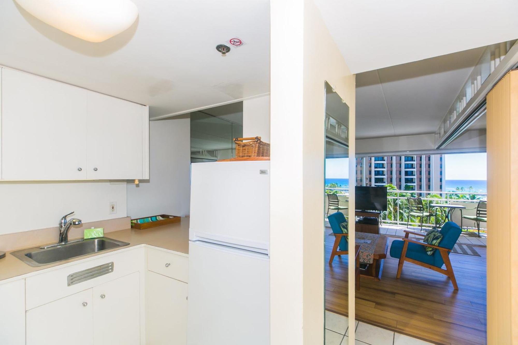 Ilikai Tower One Bedroom Lagoon View Waikiki Condos With Lanai & Free Wifi ホノルル 部屋 写真