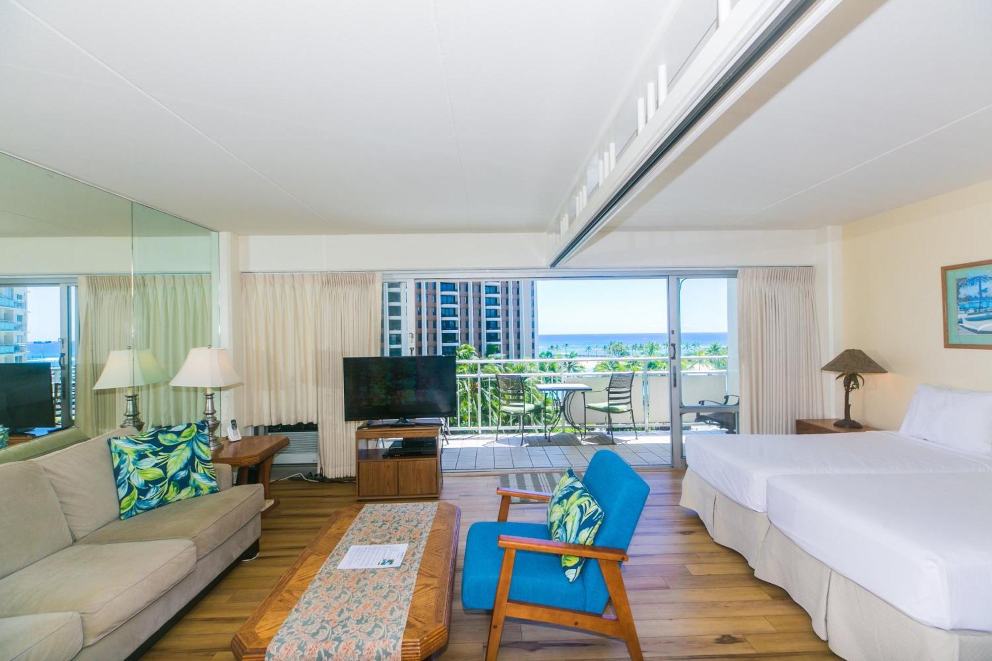 Ilikai Tower One Bedroom Lagoon View Waikiki Condos With Lanai & Free Wifi ホノルル 部屋 写真