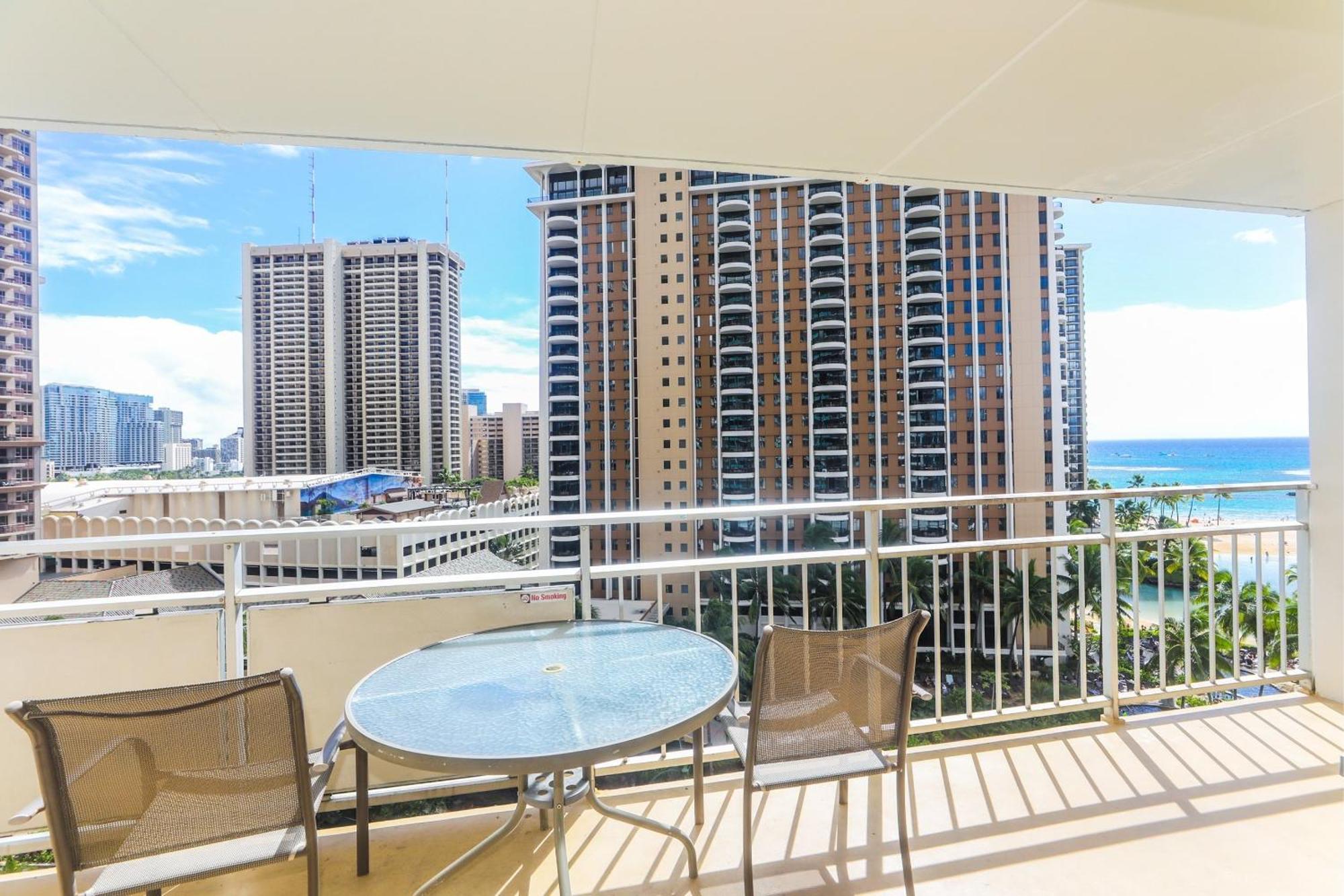 Ilikai Tower One Bedroom Lagoon View Waikiki Condos With Lanai & Free Wifi ホノルル 部屋 写真